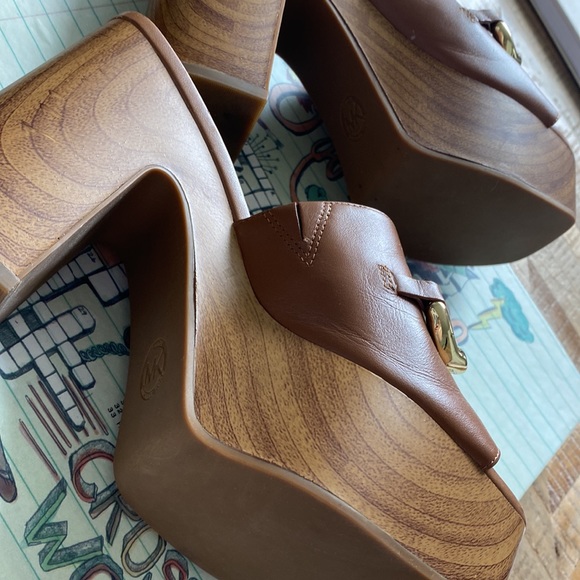 Michael Kors Clogs - Picture 6 of 9